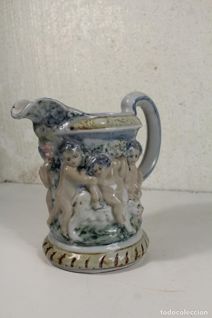 Antig&uuml;edades: jarra de ceramica con angeles - Foto 2