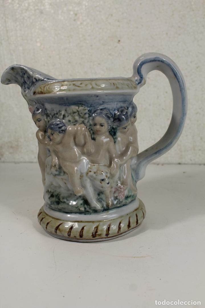 Antig&uuml;edades: jarra de ceramica con angeles - Foto 1
