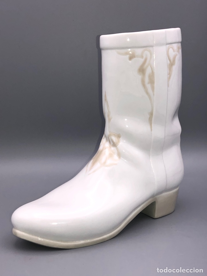 Antig&uuml;edades: REF: 01000332.13 &ldquo;BOTA CAMPERA&rdquo; LLADR&Oacute; - Foto 2