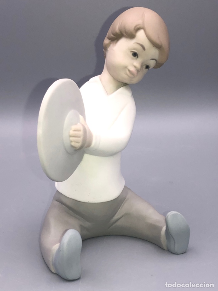Antig&uuml;edades: REF: 01014613 &ldquo;NI&Ntilde;O CON PLATILLOS MATE&rdquo; LLADR&Oacute; - Foto 1