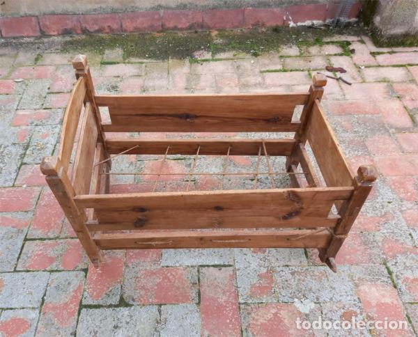 Antig&uuml;edades: Cuna de madera - Foto 1