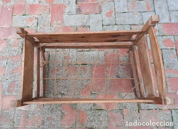 Antig&uuml;edades: Cuna de madera - Foto 2
