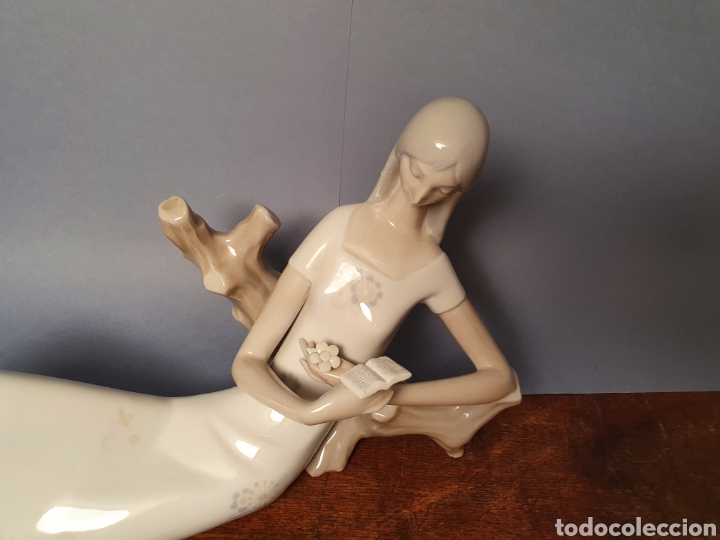 Antig&uuml;edades: LLADRO - Joven con Margarita y LIBRO - Foto 4
