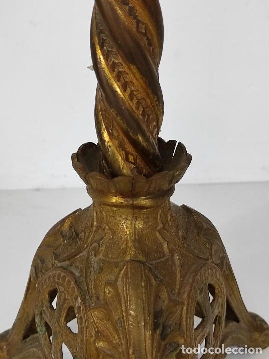 Antigüedades: Pareja de Candelabros Neogóticos - Bronce Cincelado - Altura 60 cm - Capilla, Decoración - S. XIX - Foto 5 - 245240655