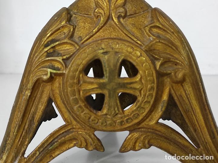 Antigüedades: Pareja de Candelabros Neogóticos - Bronce Cincelado - Altura 60 cm - Capilla, Decoración - S. XIX - Foto 12 - 245240655