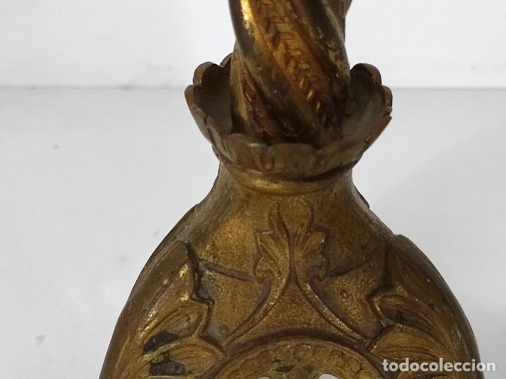 Antigüedades: Pareja de Candelabros Neogóticos - Bronce Cincelado - Altura 60 cm - Capilla, Decoración - S. XIX - Foto 14 - 245240655