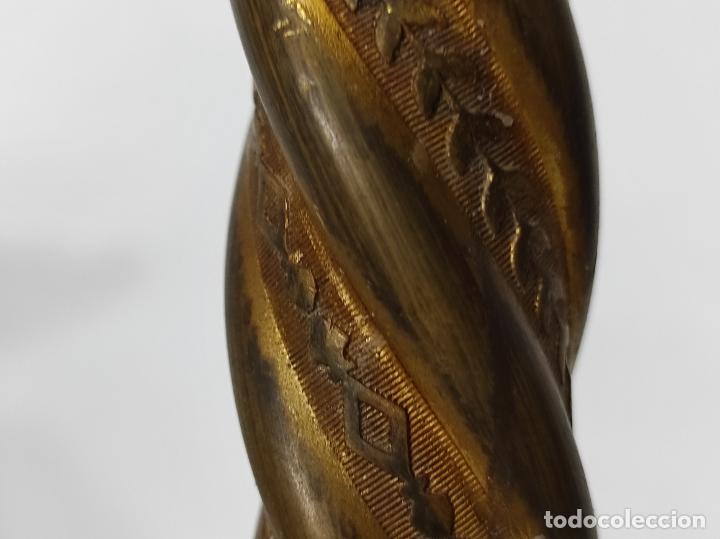 Antigüedades: Pareja de Candelabros Neogóticos - Bronce Cincelado - Altura 60 cm - Capilla, Decoración - S. XIX - Foto 16 - 245240655