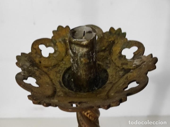 Antigüedades: Pareja de Candelabros Neogóticos - Bronce Cincelado - Altura 60 cm - Capilla, Decoración - S. XIX - Foto 18 - 245240655