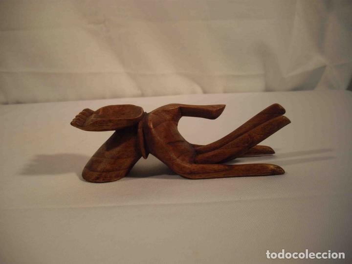 Antig&uuml;edades: MANO IZQUIERDA DE MADERA - Foto 1