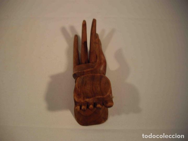 Antig&uuml;edades: MANO DERECHA MADERA - Foto 1