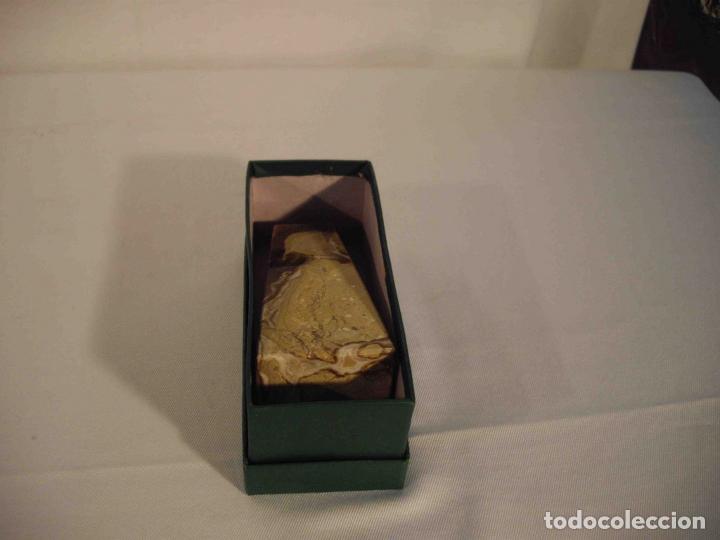 Antig&uuml;edades: OBELISCO ONIX 15 CREMA - Foto 1