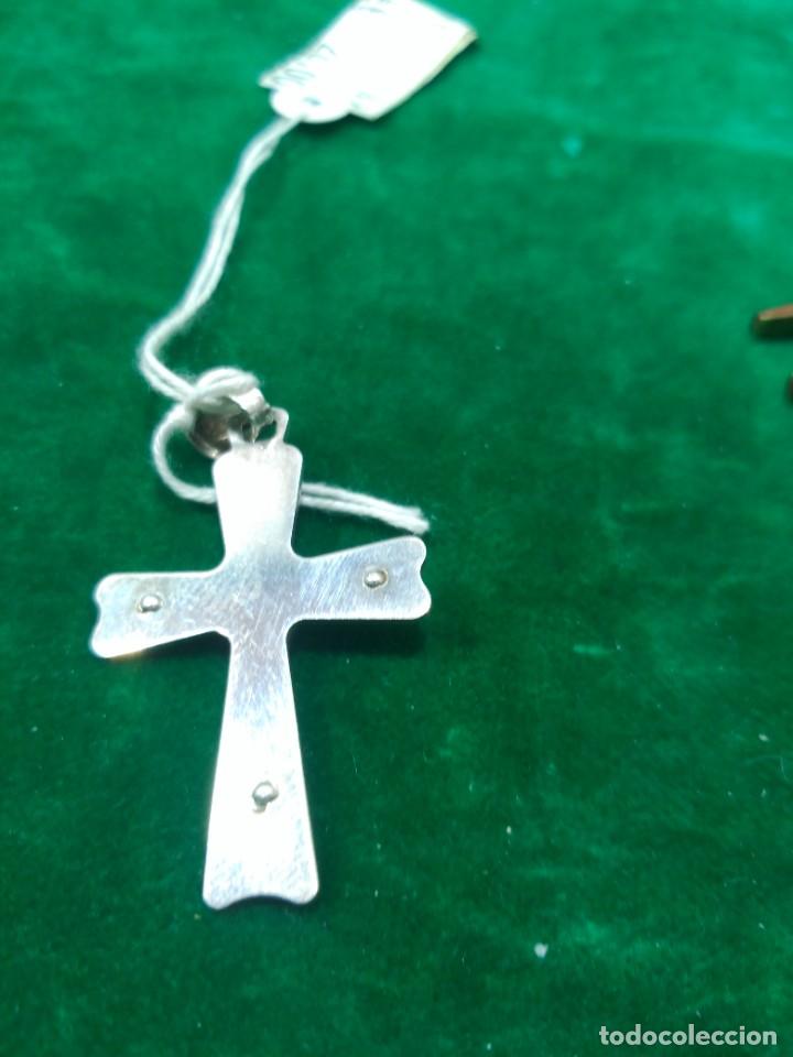 Antig&uuml;edades: Cruz de plata. + - Foto 2