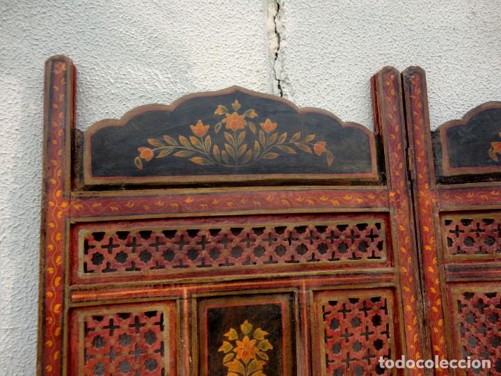 Antig&uuml;edades: Biombo oriental en madera tallada y policromada - Foto 2