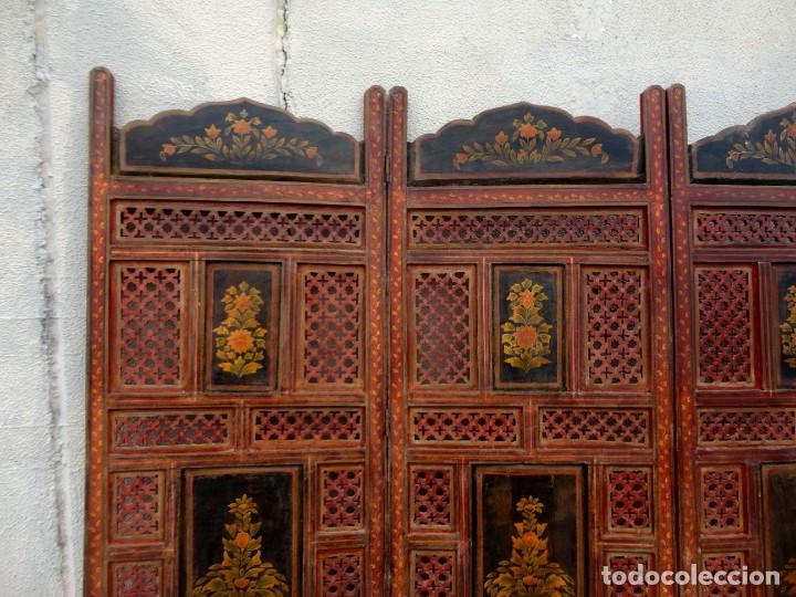 Antig&uuml;edades: Biombo oriental en madera tallada y policromada - Foto 4