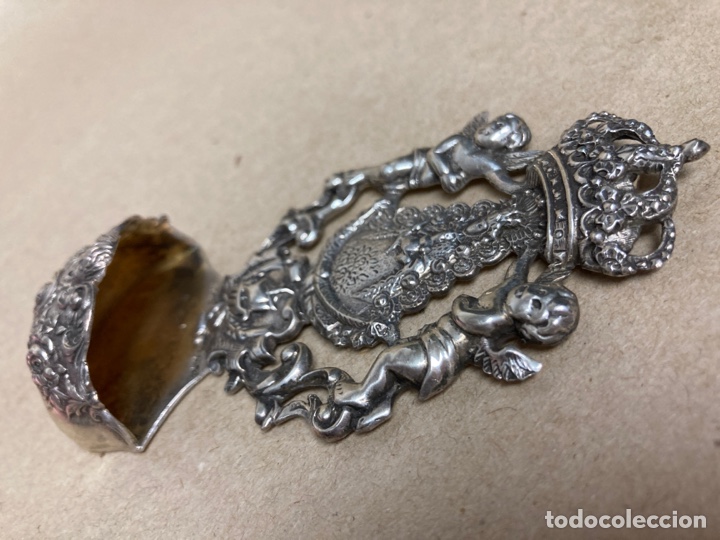 Antig&uuml;edades: Benditera de plata de primera ley de La Virgen del Roc&iacute;o - Foto 8