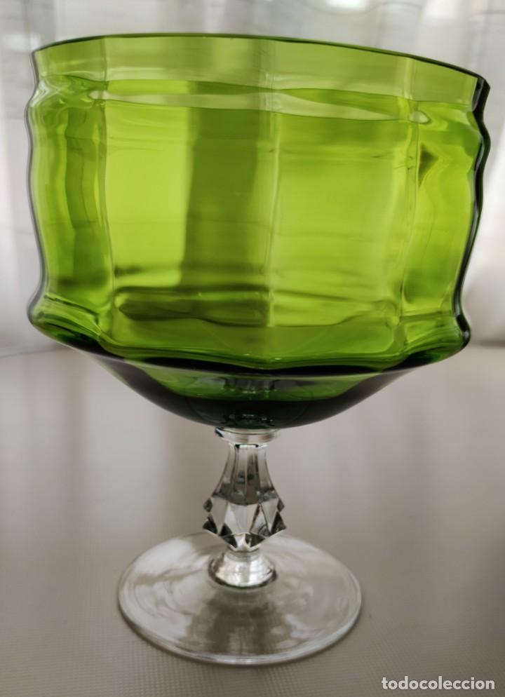 Oggetti Antichi: COPA DE CRISTAL SOPLADO TALLADO VERDE