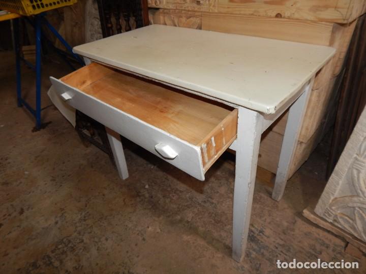 Antig&uuml;edades: antigua mesa de cocina de los 40 madera solida - Foto 2