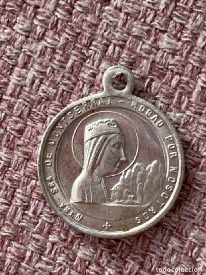 Antig&uuml;edades: Medalla e insignia Nuestra se&ntilde;ora de Monserrat - Foto 1