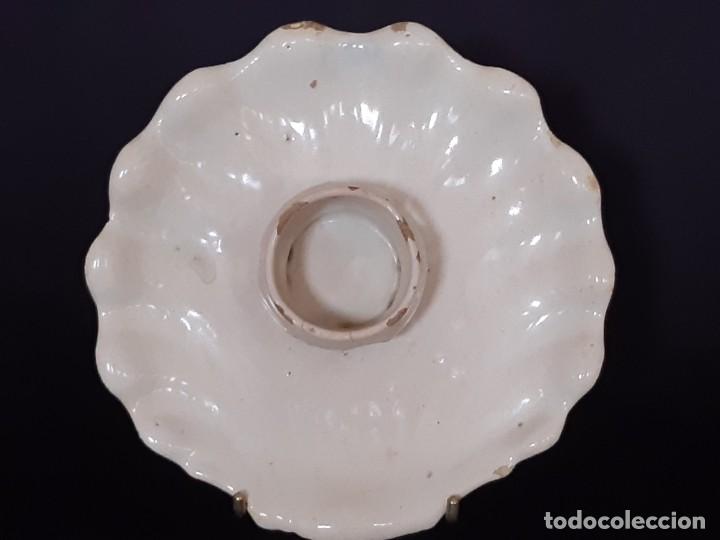 Antiquit&eacute;s: Mancerina cer&aacute;mica. Alcora. Siglo XVIII.