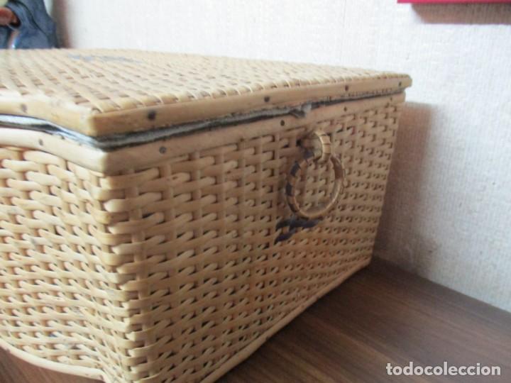 Antig&uuml;edades: costurero para labores - Foto 3