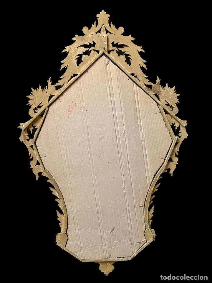 Antigüedades: Antiguo espejo de madera, cornucopia dorada al oro fino, motivos vegetales. 142x87 - Foto 3 - 246458675