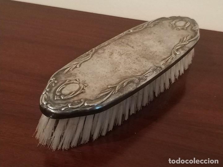 Antig&uuml;edades: Antiguo y bonito cepillo alpaca - Foto 4