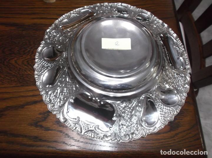 Antig&uuml;edades: 2 - PANERA DE LATON RECIEN PLATEADA. - Foto 2
