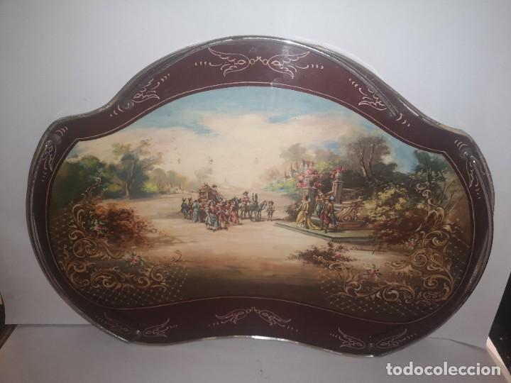 Antig&uuml;edades: Bandeja lacada con patas - Foto 1