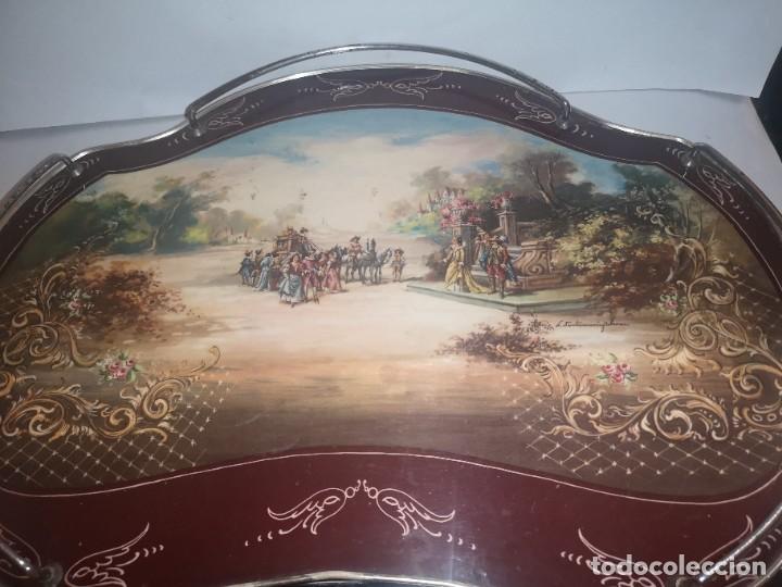 Antig&uuml;edades: Bandeja lacada con patas - Foto 3
