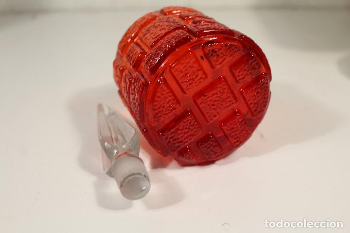 Antig&uuml;edades: perfumero de cristal rojo - Foto 2