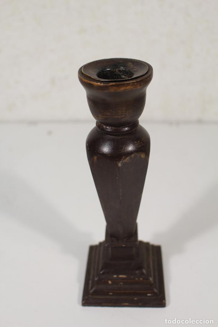 Antig&uuml;edades: antiguo candelabro de madera - Foto 4