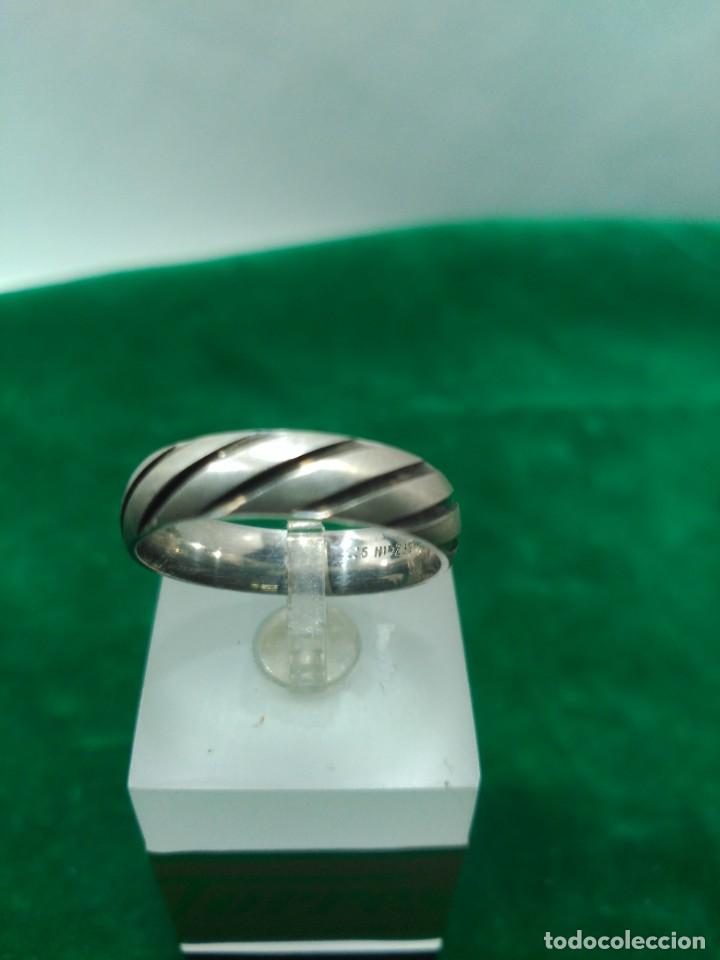 Antig&uuml;edades: Anillo plata + - Foto 1