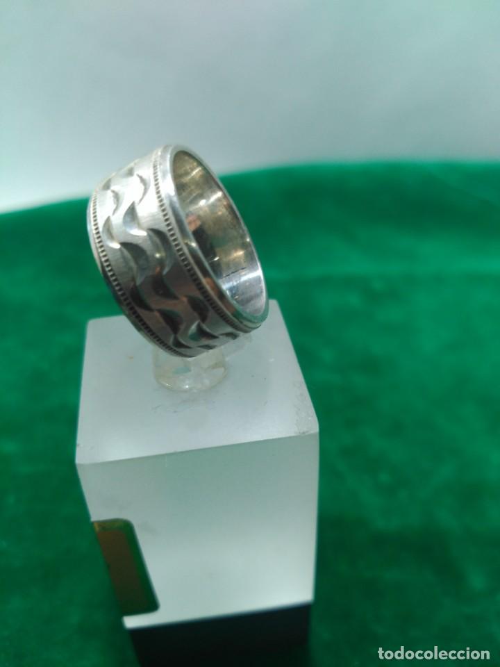 Antig&uuml;edades: Anillo plata + - Foto 2