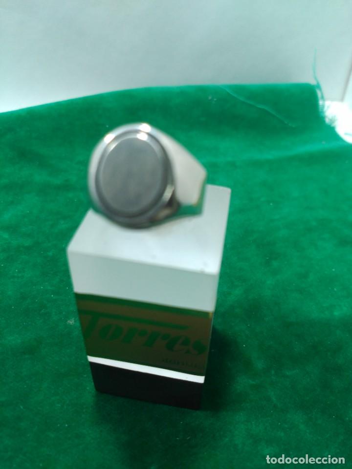 Antig&uuml;edades: sortija sello plata + - Foto 1