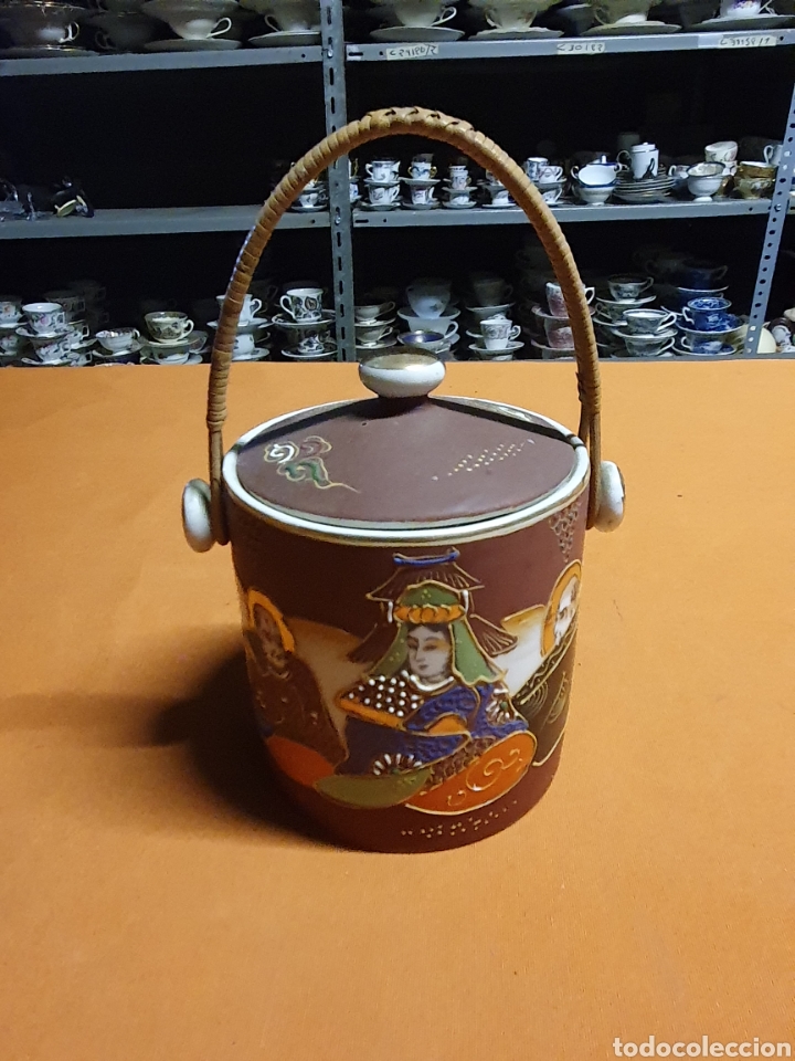 Antig&uuml;edades: Bote porcelana - Foto 1