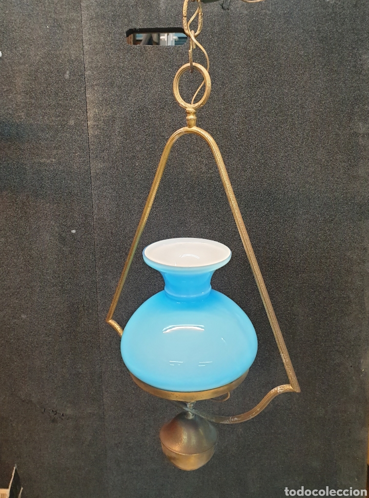 Antig&uuml;edades: Lampara de techo opalina azul - Foto 1