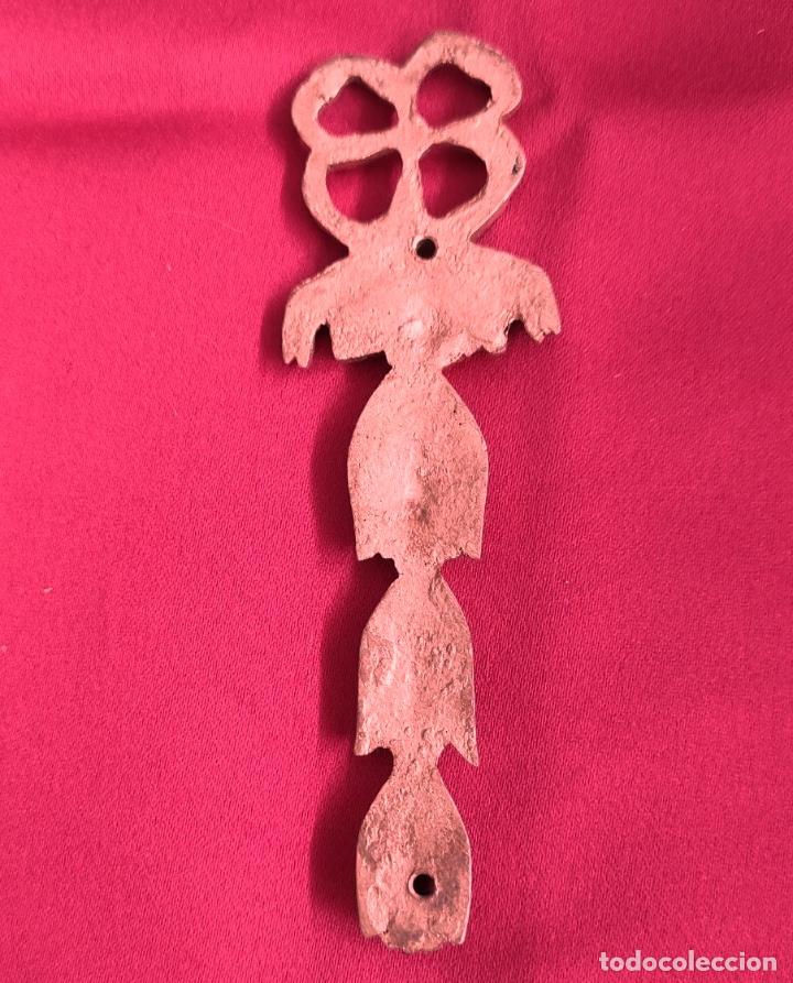 Antig&uuml;edades: ANTIGUO ADORNO DE BRONCE - Foto 2