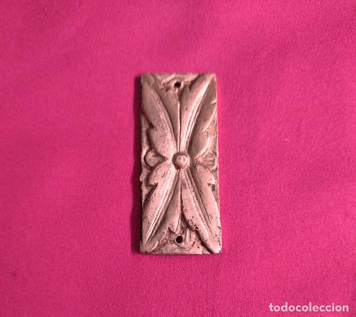 Antig&uuml;edades: ADORNO DE BRONCE - Foto 1