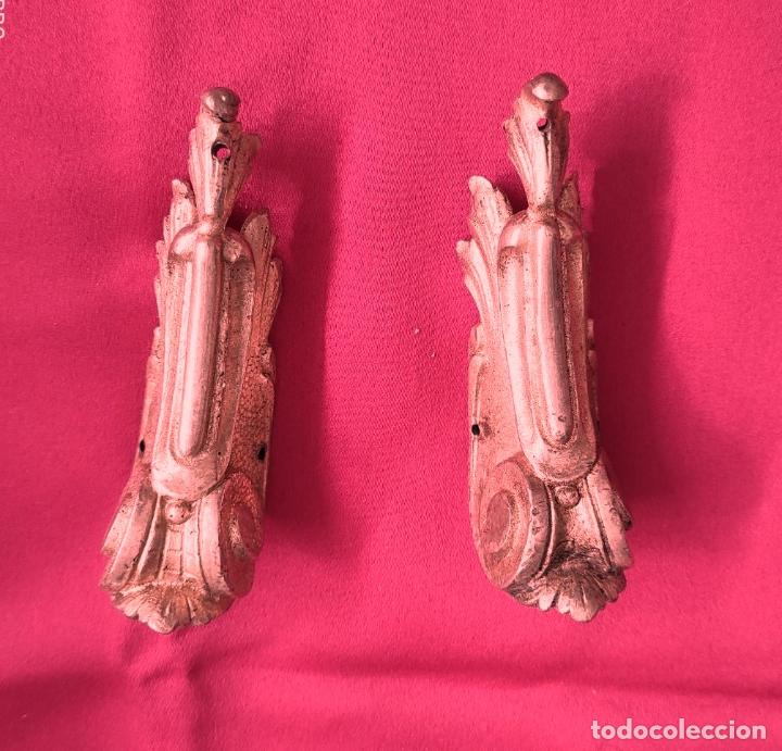 Antig&uuml;edades: PAREJA DE ADORNOS DE BRONCE - Foto 1