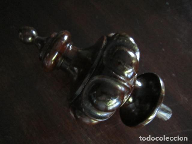 Antiquit&eacute;s: Pomo de caoba