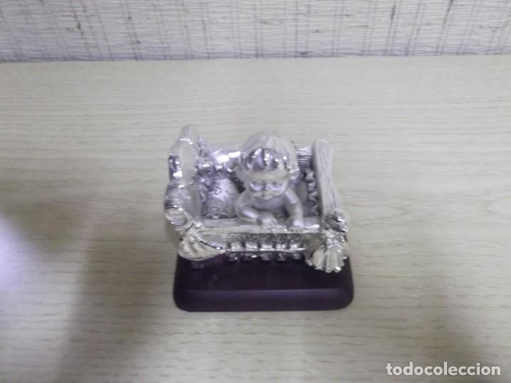 Antig&uuml;edades: Figura de bebe en cuna en plaque de plata - Foto 4