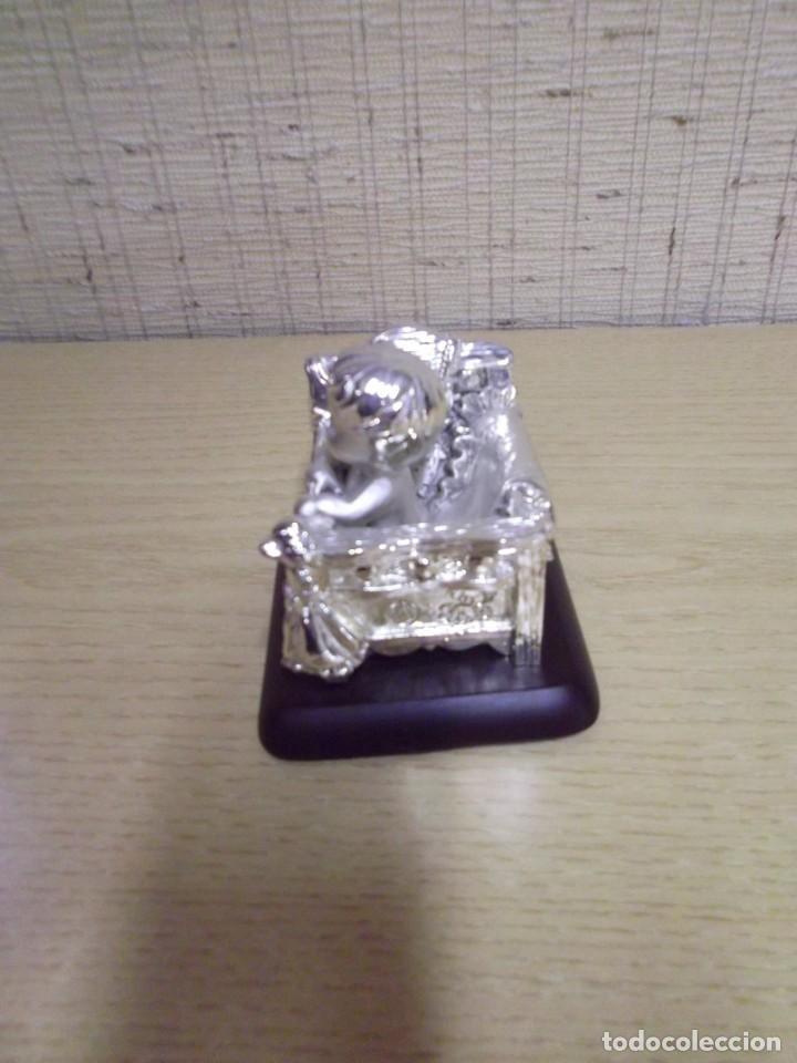 Antig&uuml;edades: Figura de bebe en cuna en plaque de plata - Foto 6