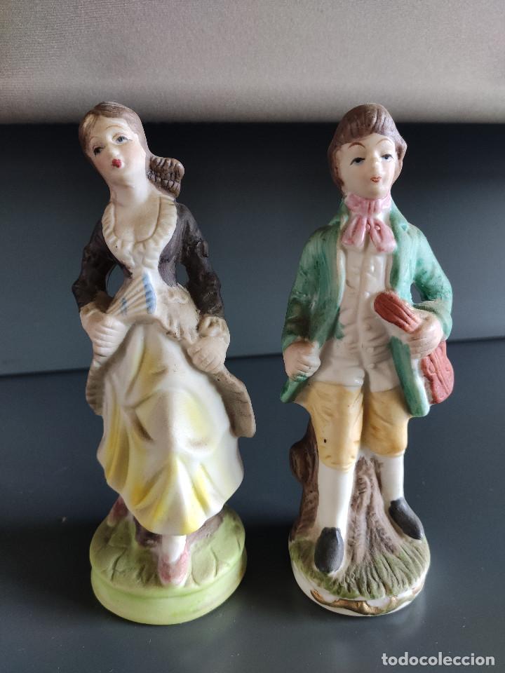 Antig&uuml;edades: Lote 2 figuras de PORCELANA de MUY PEQUE&Ntilde;O TAMA&Ntilde;O * VER FOTOS * BUENA CONDICI&Oacute;N