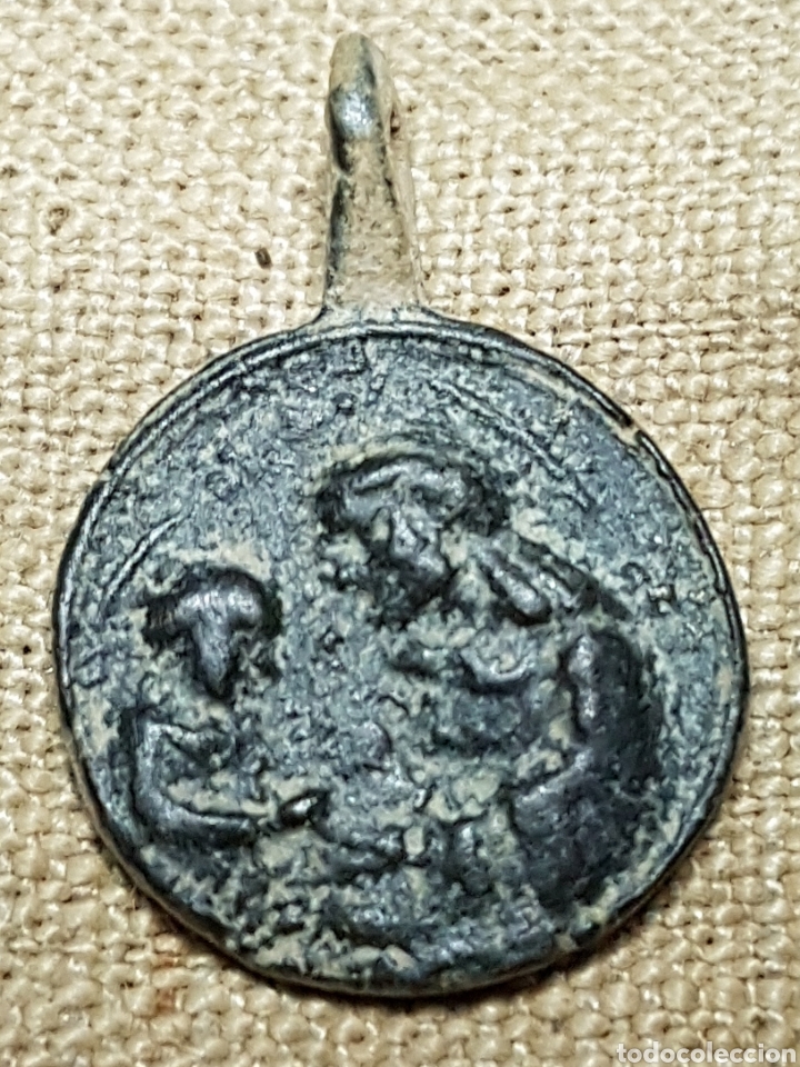Antig&uuml;edades: Antigua y peque&ntilde;a medalla religiosa - Foto 2