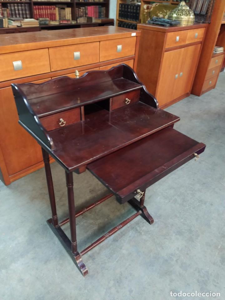 Antig&uuml;edades: ESCRITORIO AUXILIAR. MADERA maciza - Foto 1