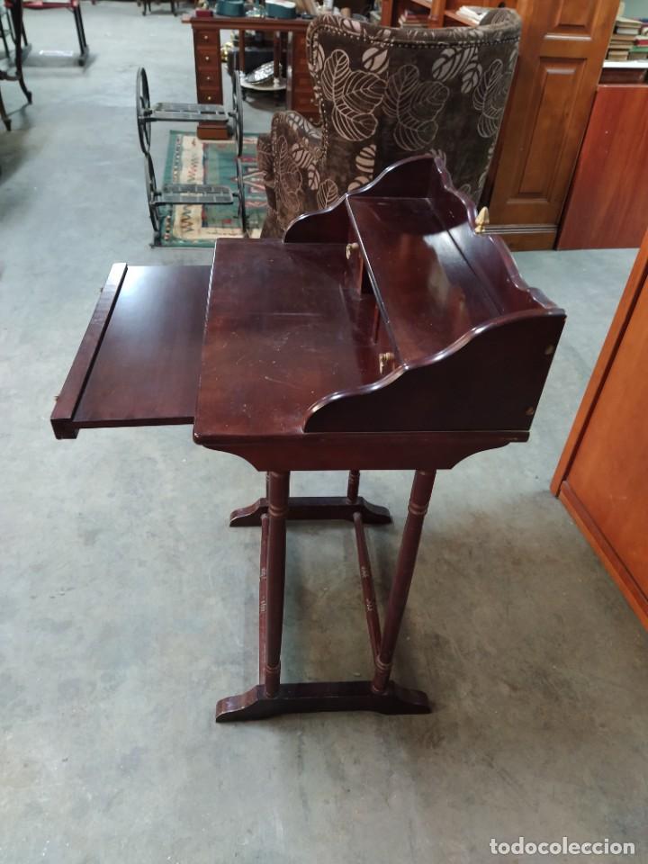 Antig&uuml;edades: ESCRITORIO AUXILIAR. MADERA maciza - Foto 2