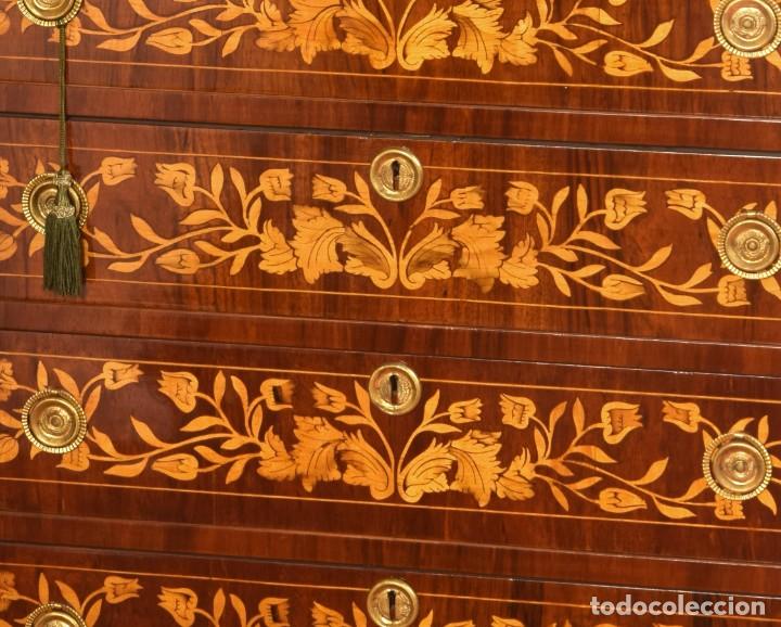 Antig&uuml;edades: C&oacute;moda de estilo holand&eacute;s. Marqueter&iacute;a, madera, etc. - Foto 3