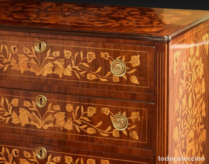 Antig&uuml;edades: C&oacute;moda de estilo holand&eacute;s. Marqueter&iacute;a, madera, etc. - Foto 4