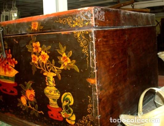Antig&uuml;edades: Arcon chino antiguo policromado - Foto 3