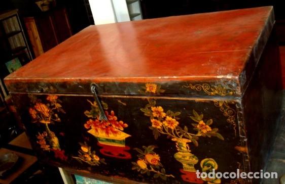 Antig&uuml;edades: Arcon chino antiguo policromado - Foto 4